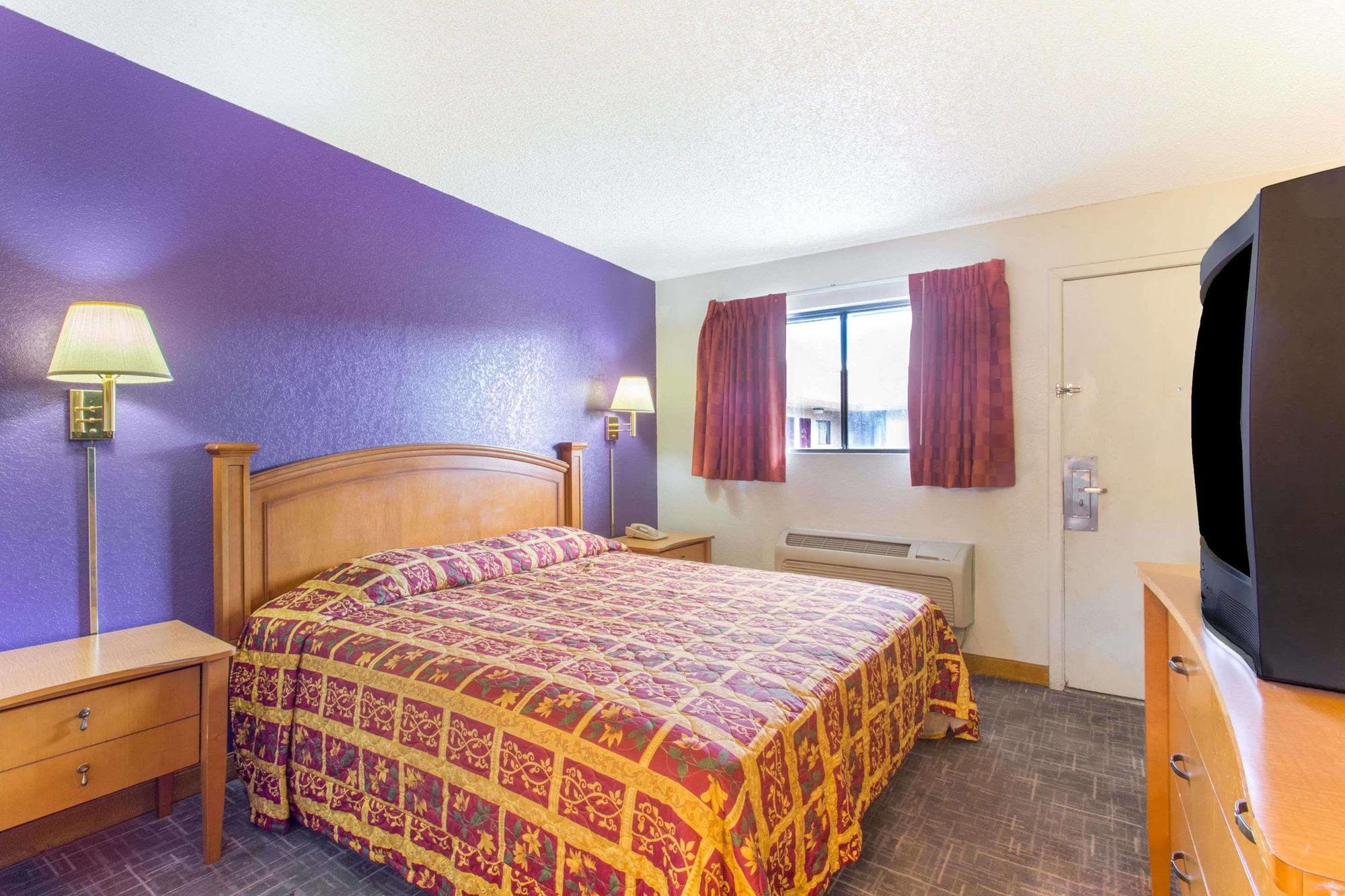 Knights Inn Phoenix At N Black Canyon Hwy Экстерьер фото