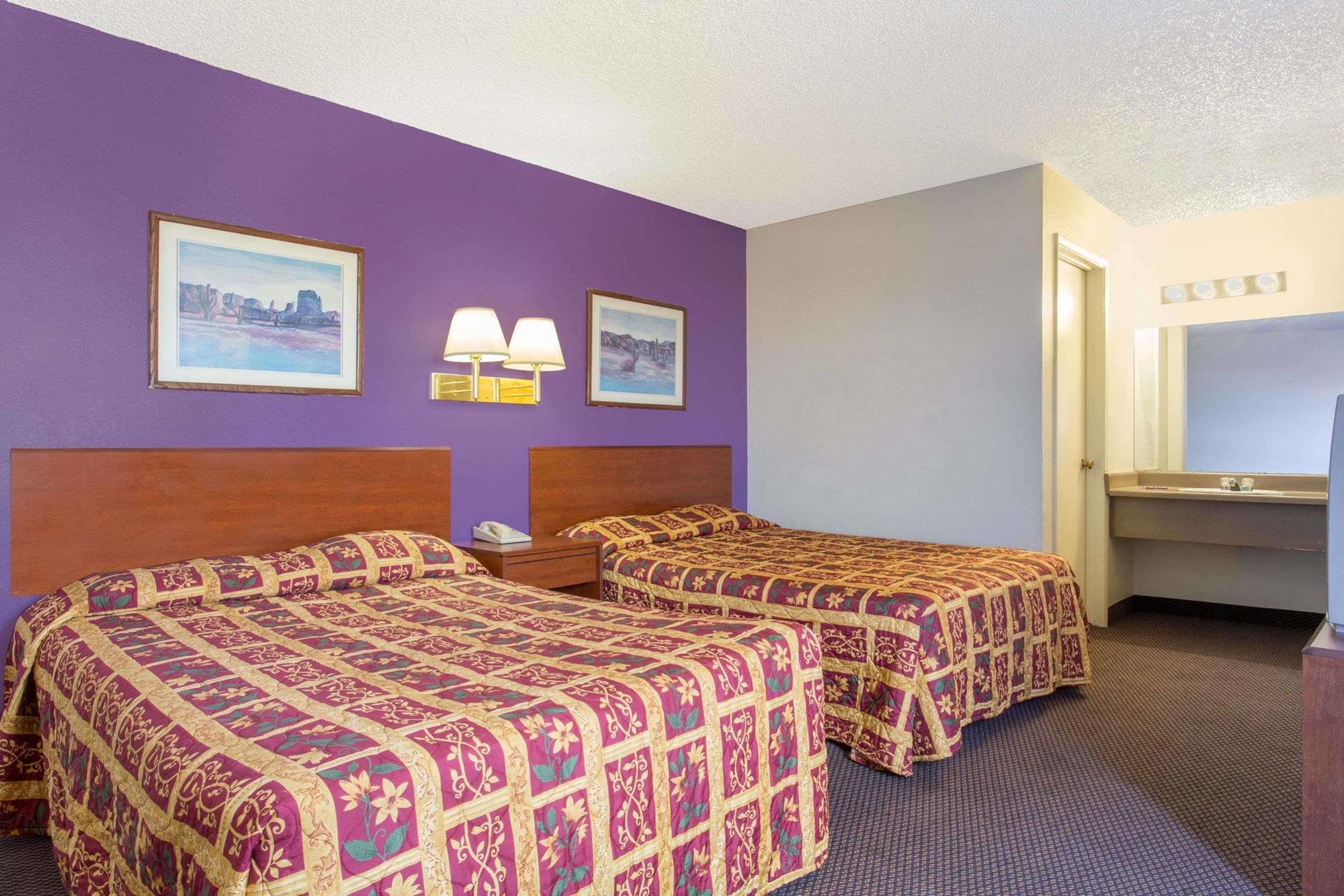 Knights Inn Phoenix At N Black Canyon Hwy Экстерьер фото