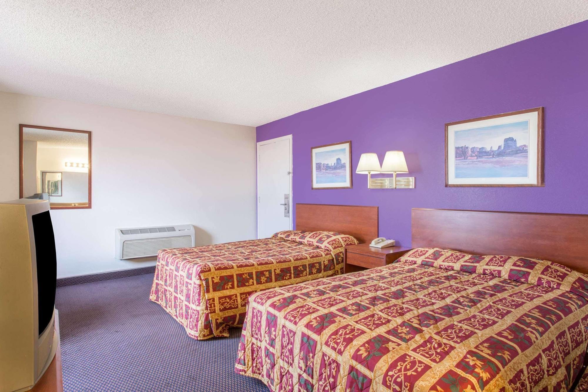 Knights Inn Phoenix At N Black Canyon Hwy Экстерьер фото