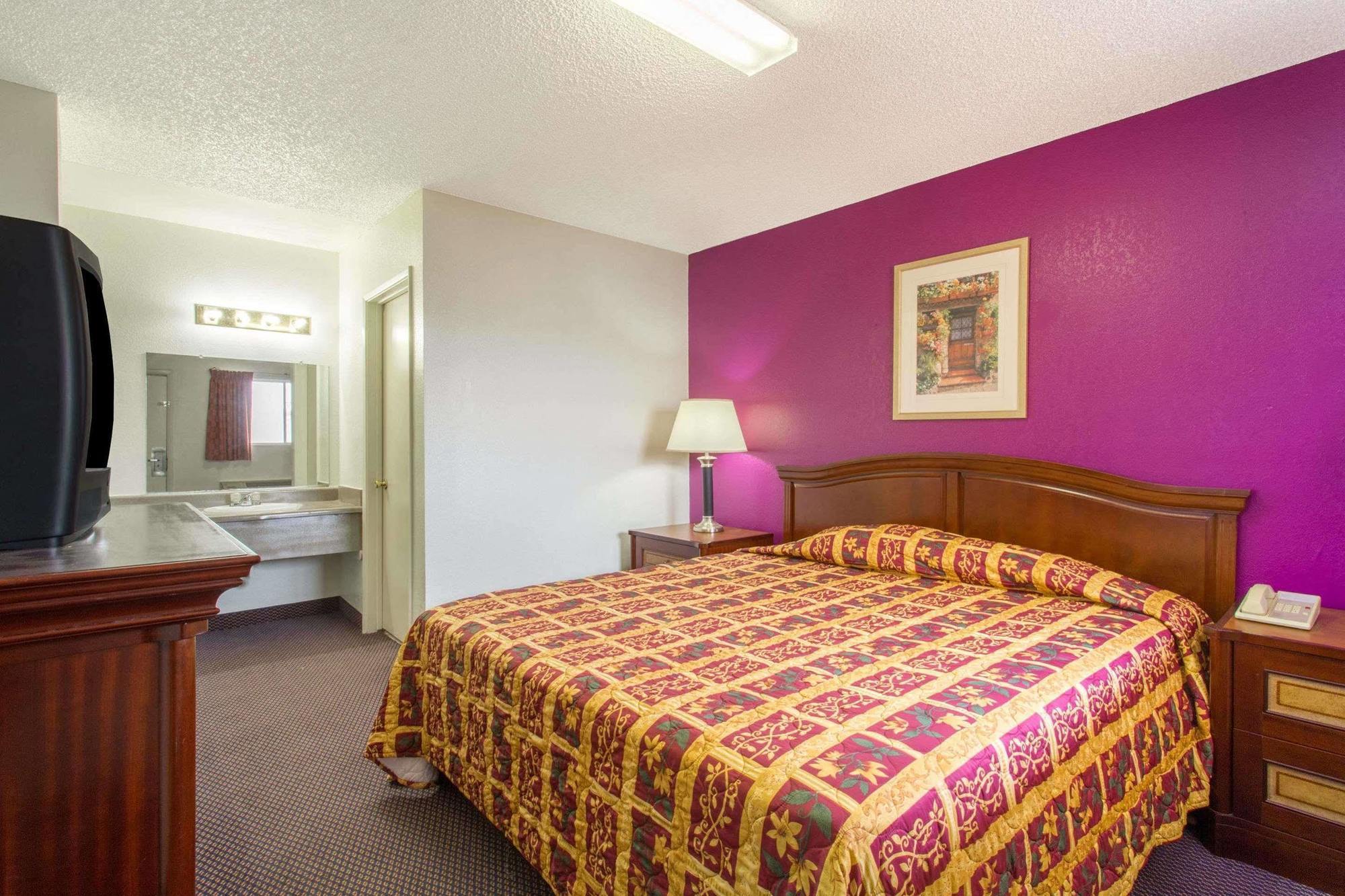 Knights Inn Phoenix At N Black Canyon Hwy Экстерьер фото