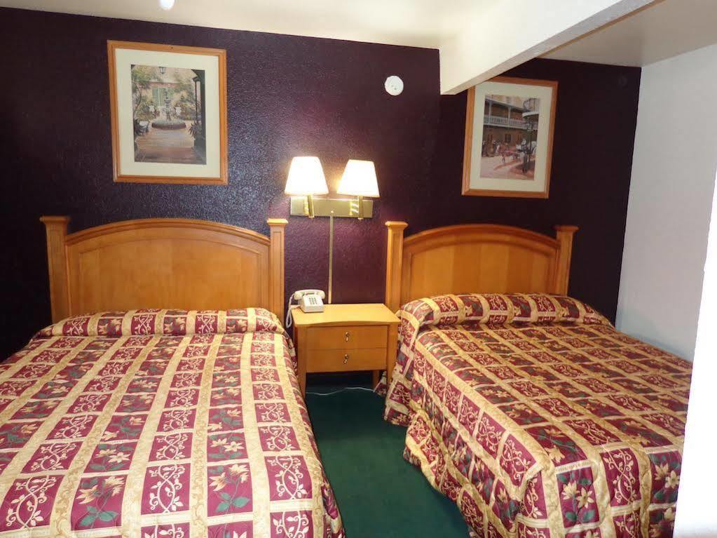 Knights Inn Phoenix At N Black Canyon Hwy Экстерьер фото