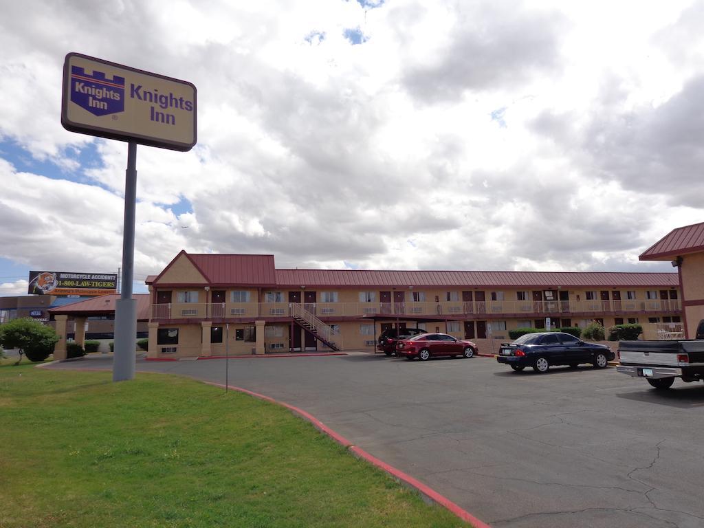 Knights Inn Phoenix At N Black Canyon Hwy Экстерьер фото